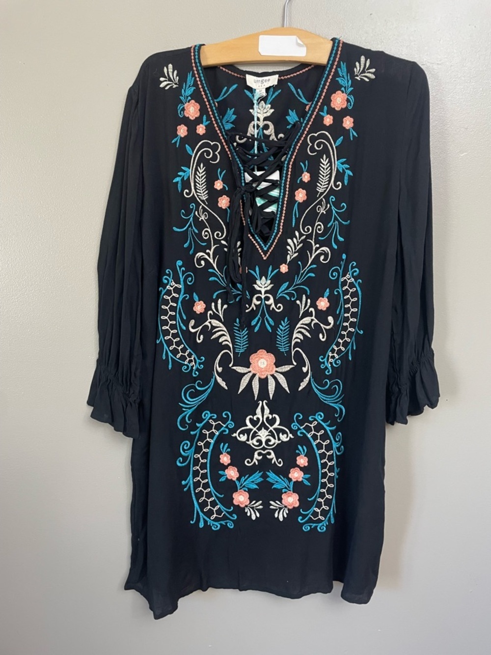 NWT Umgee Floral Embroidered black Tunic Lace Up festival lightweight boho